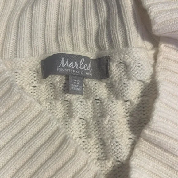 Sweater - Picture 2 of 2